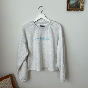 Cropped Grey New Balance Sweatshirt with Minimalist Logo